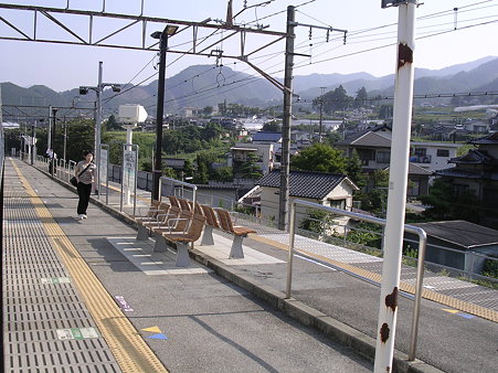 勝沼ぶどう郷駅ホーム