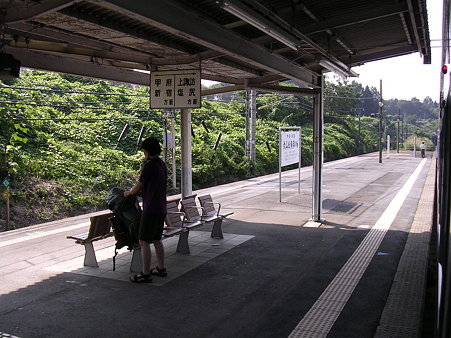 穴山駅ホーム