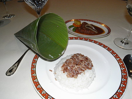 ビジネスディナー カレーのライスが中から登場!