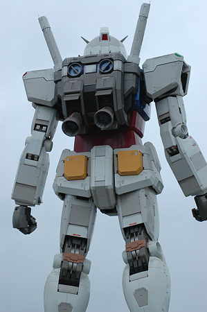 背後から見たガンダム全体像