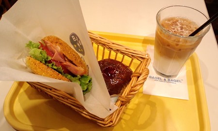 ベーグル・ベーグルのBLT的なの