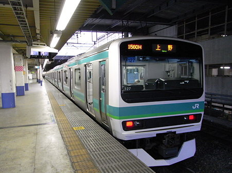 E231系常磐線(北千住駅)