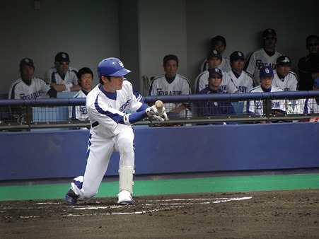 005 そして、谷が送りバント