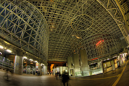 金沢駅の夜