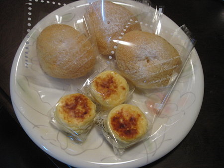 お菓子屋さんの名前は不明