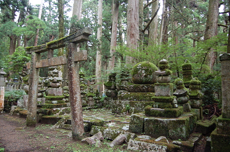 奥の院