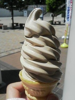 宇都宮のほうじ茶ソフト^^