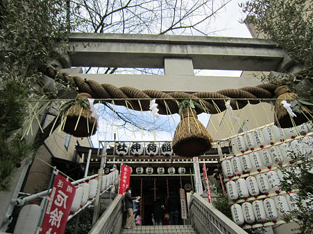 麻布十番稲荷の鳥居