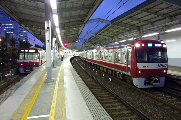 京急品川駅 1番線に快特12両 3番線にwing 写真共有サイト フォト蔵