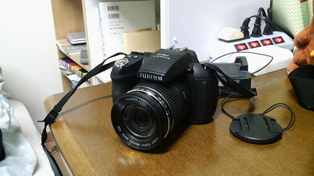 FinePix HS10