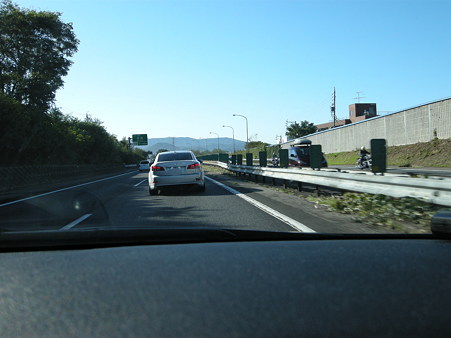 総帥の運転はむっちゃ凶暴