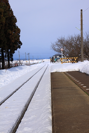 羽前成田駅ホーム