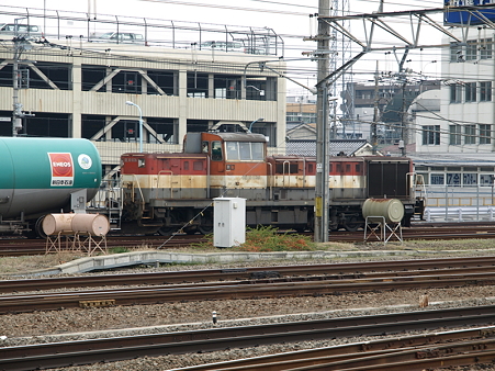 DE10-1136とタキ(八王子駅)