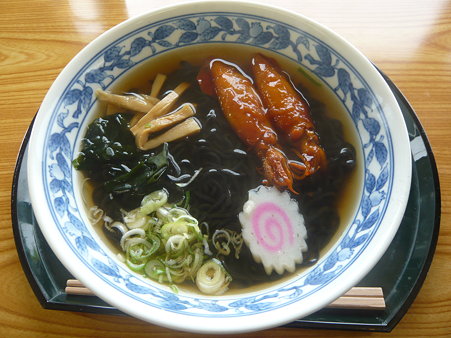 イカ墨ラーメン