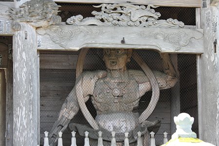 2009.08.12　遠野　かっぱ渕　常堅寺　山門の仁王