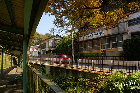 江ノ電 極楽寺駅にて・・