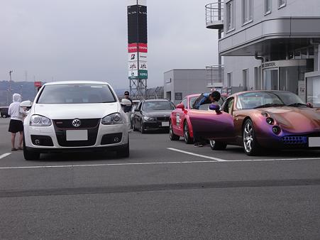サーキット入場前