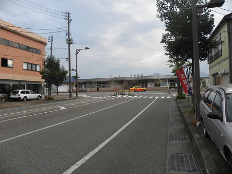 090828-5 朝の小出駅