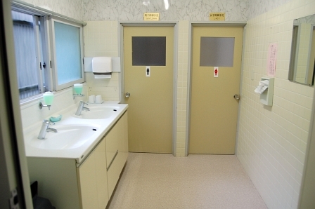 2階男女トイレ前に洗面所