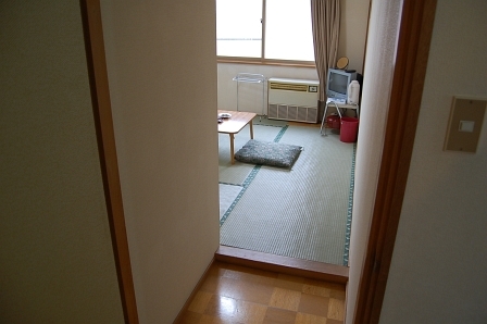 客室のドアを開けると、こんな光景