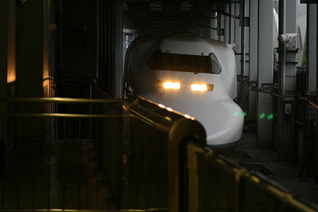 新幹線で名古屋へ 乗ったのはこれじゃないけど IMG_3652(1)